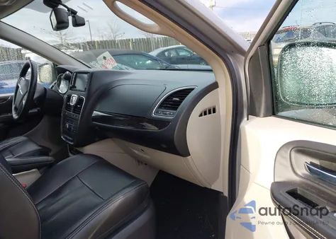 2013 Chrysler Town & Country Touring-L z USA, uszkodzony, nr VIN 2C4RC1CG0DR711268